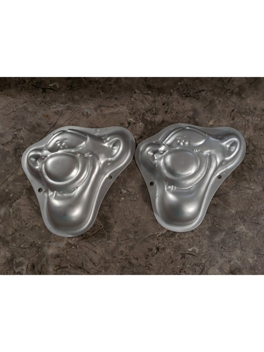 Winnie the Pooh Tigger mini baking tins Lot of 2